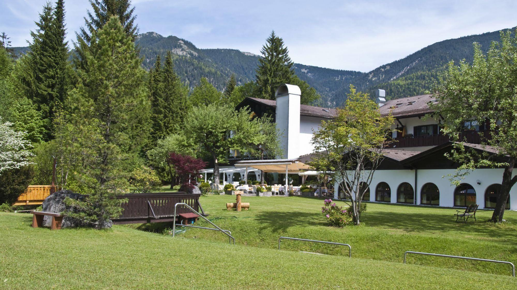 Alpenhof Grainau Hotel Exterior photo